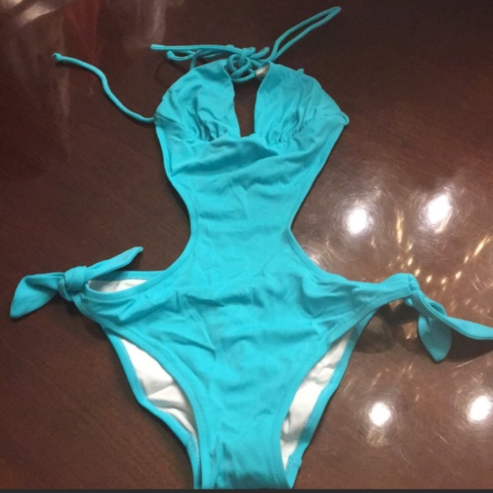 NEW Victoria’s Secret swimsuit